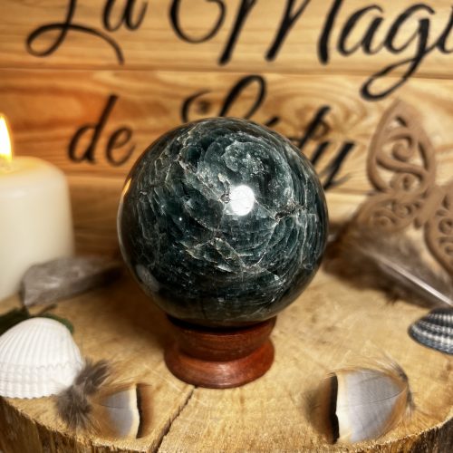 Sphère en Apatite Verte