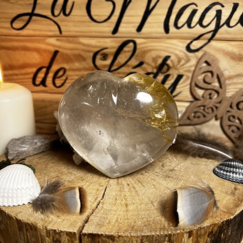 Coeur en Cristal de Roche avec trace de fer
