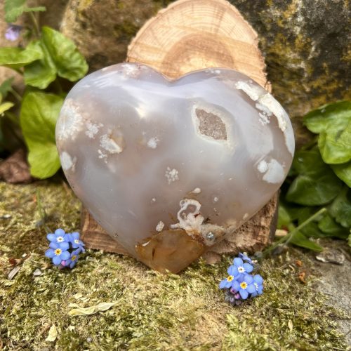 Coeur en Agate fleur avec géode naturelle