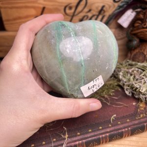 Coeur en Gargnierite avec reflet labradorescence – Image 2