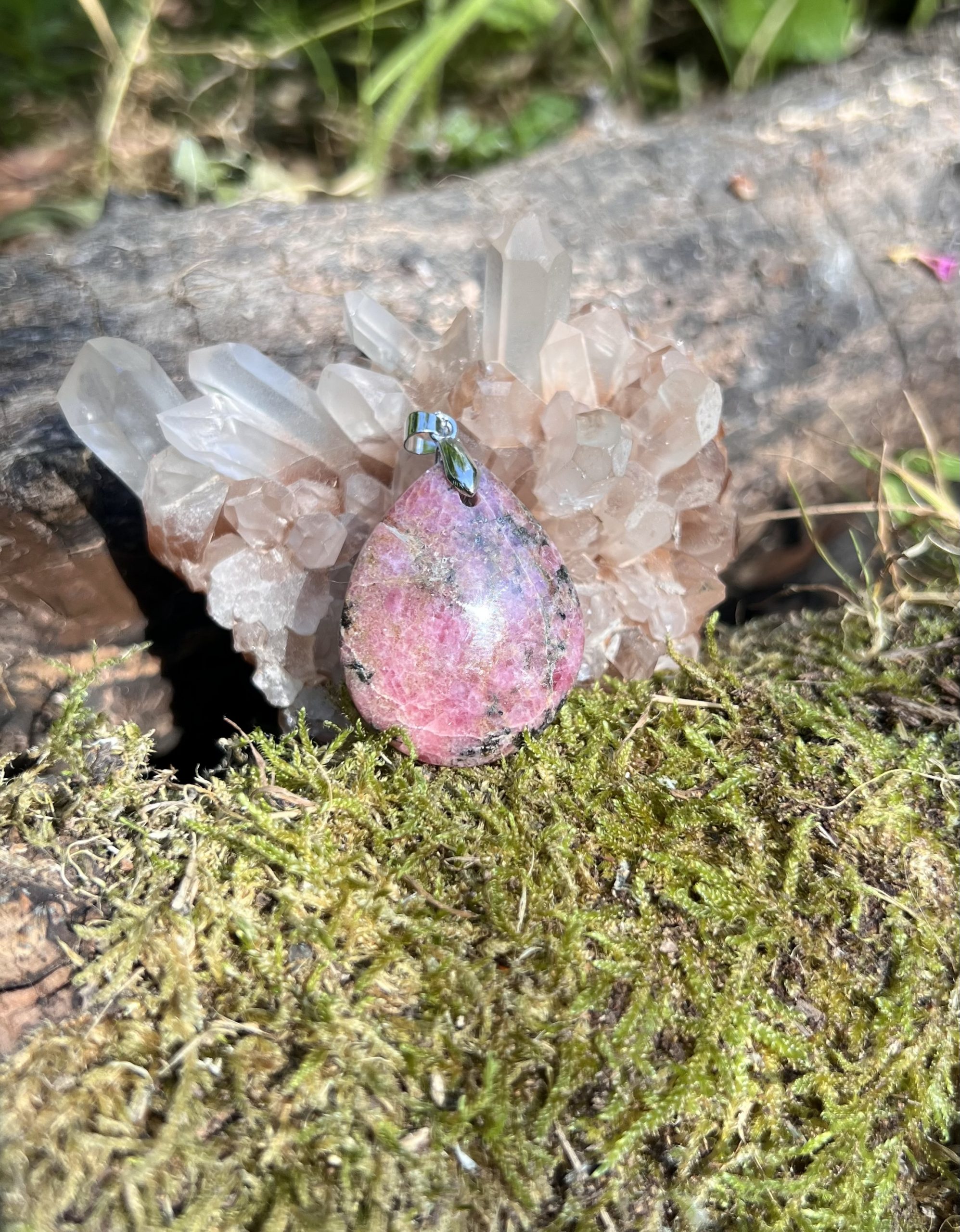 Pendentif en Rhodonite naturelle Pierre d’apaisement
