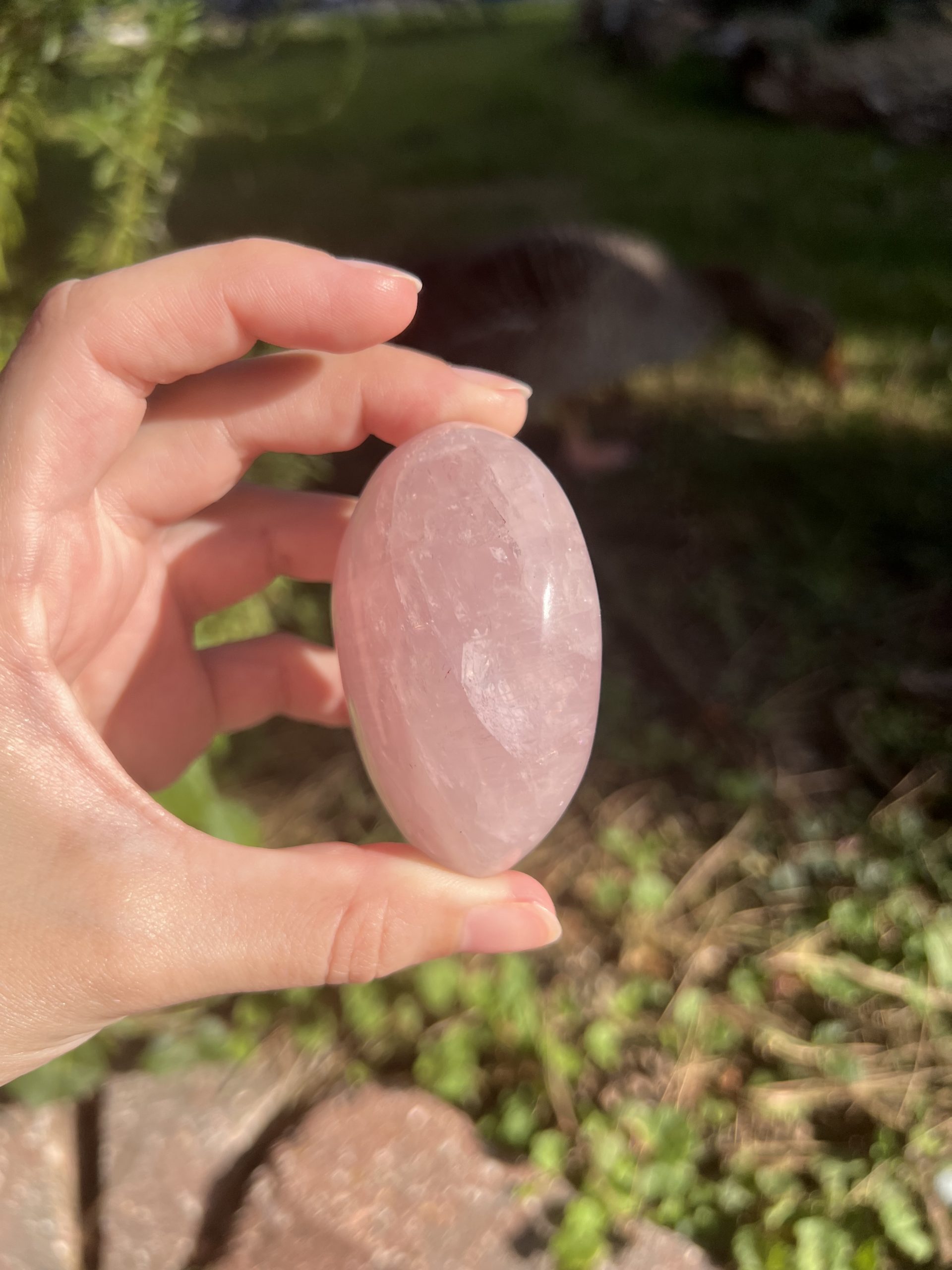 Galet en Quartz Rose – Pierre d’amour, de réconfort et de douceur – Image 3