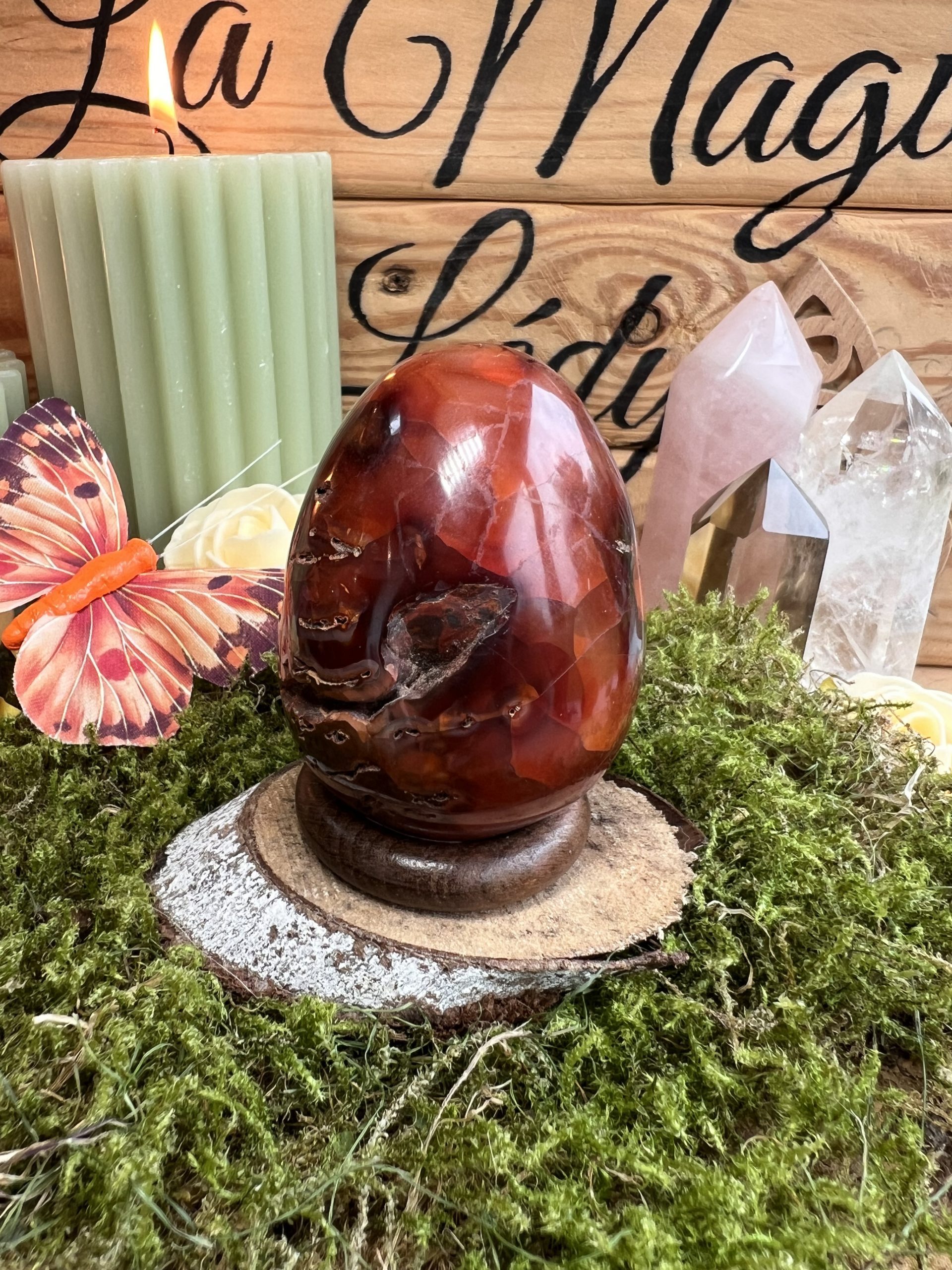 Œuf en Cornaline avec cavité naturelle – Vitalité, Création &Ancrage