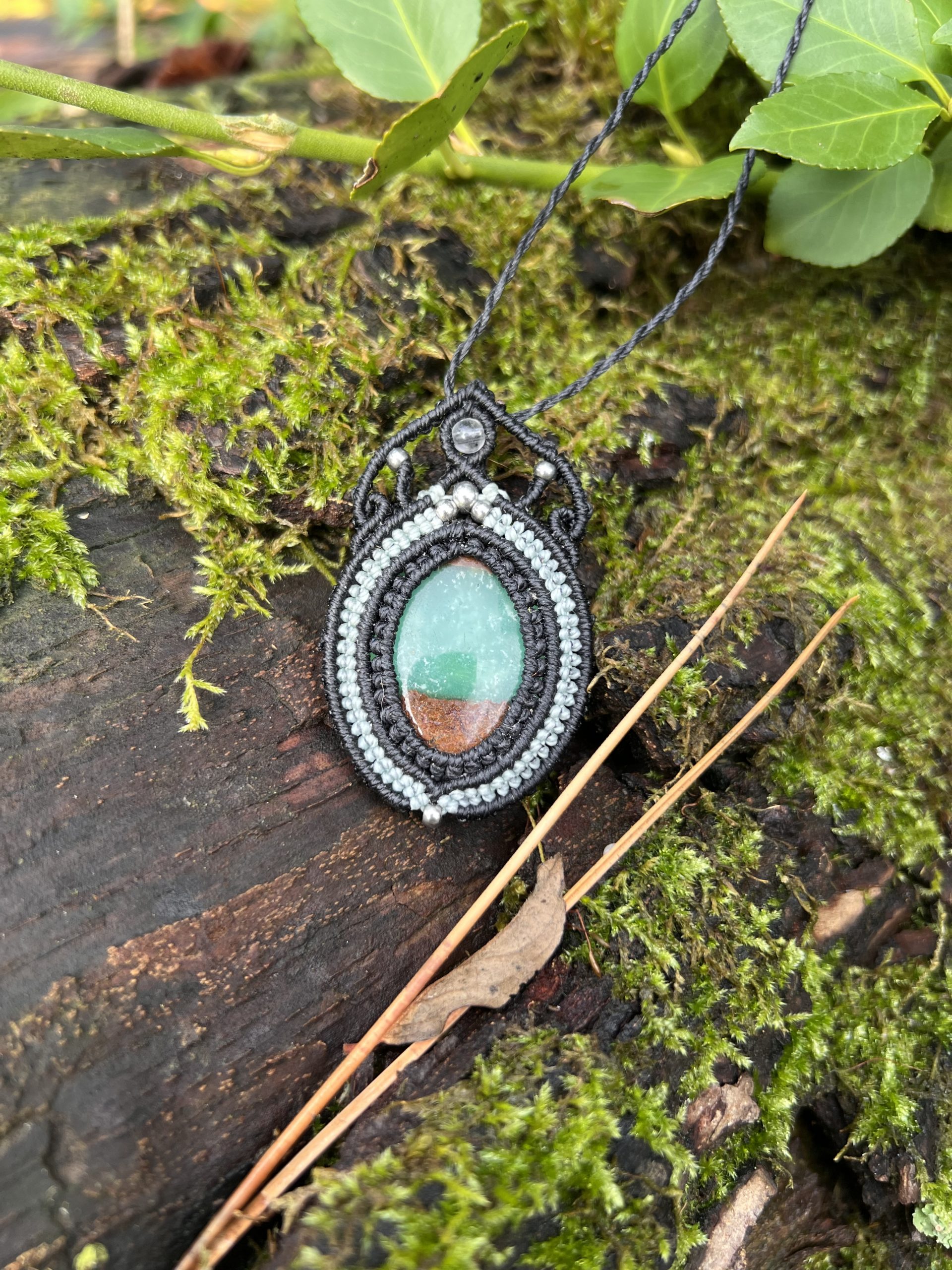 Talisman Chrysoprase naturelle – Lumière d’Espoir, Sérénité & Renouveau