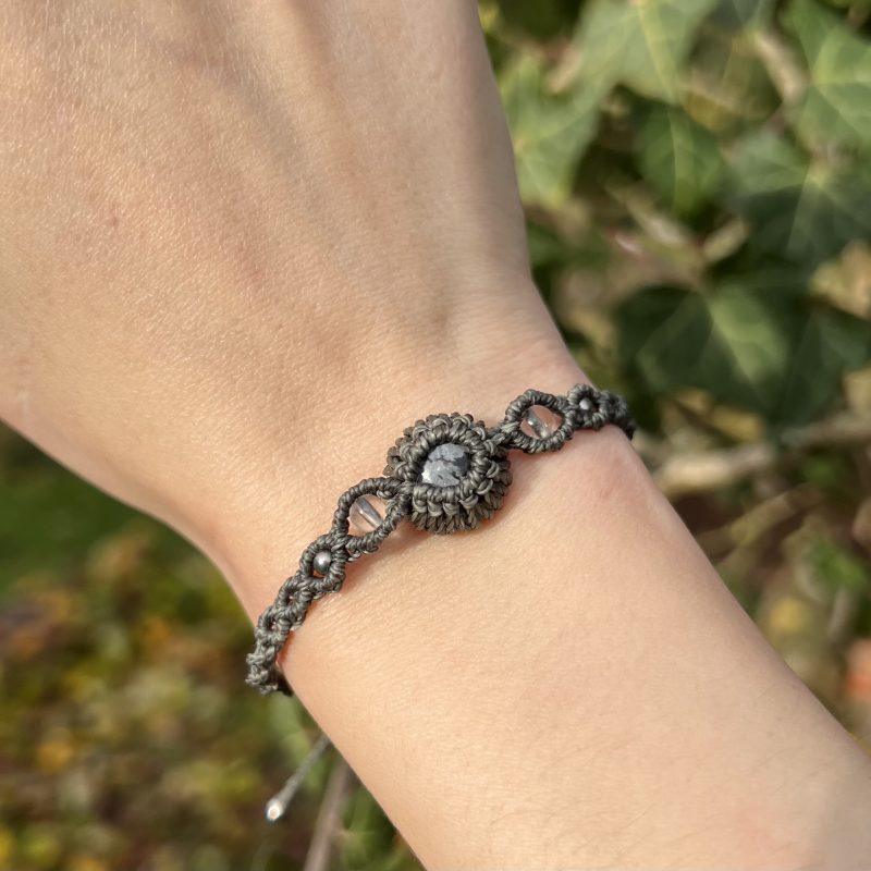 Bracelet fin en Obsidienne Flocon de Neige – Ancrage & équilibre