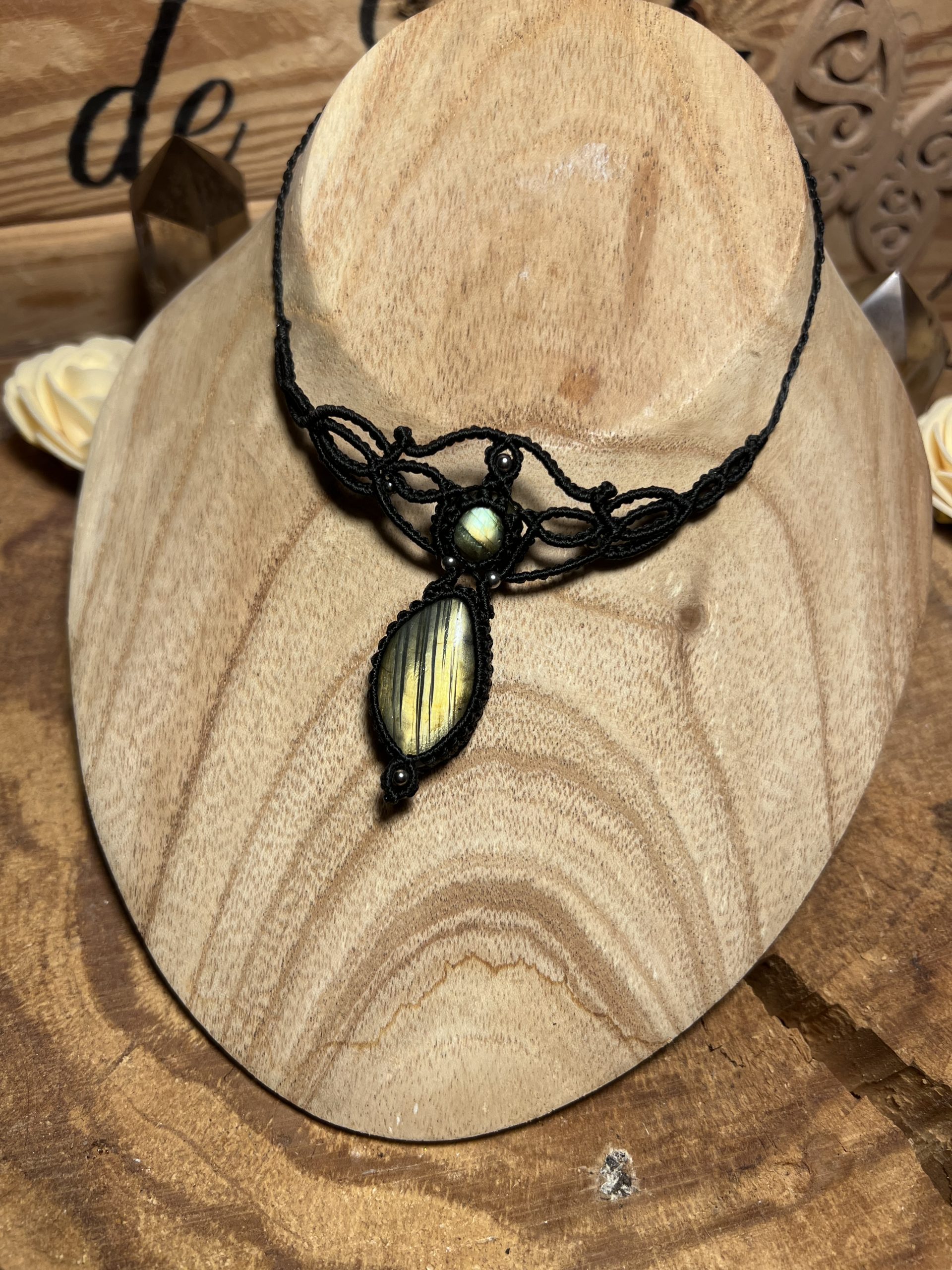 Collier en labradorite « Jungle » – Confiance, protection & centrage du cœur