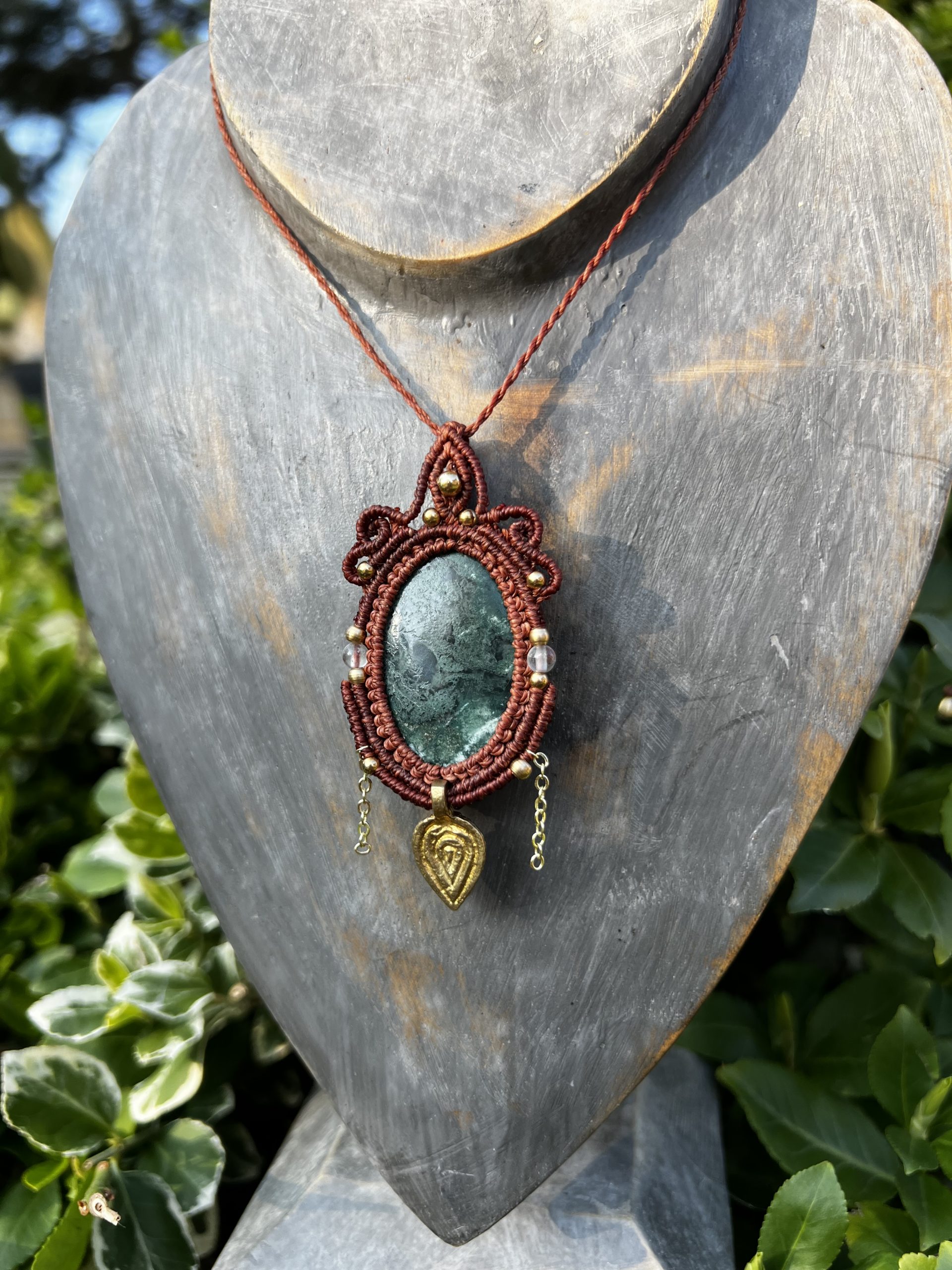 Hindi — Collier Agate Mousse en micro-macramé (pièce unique)