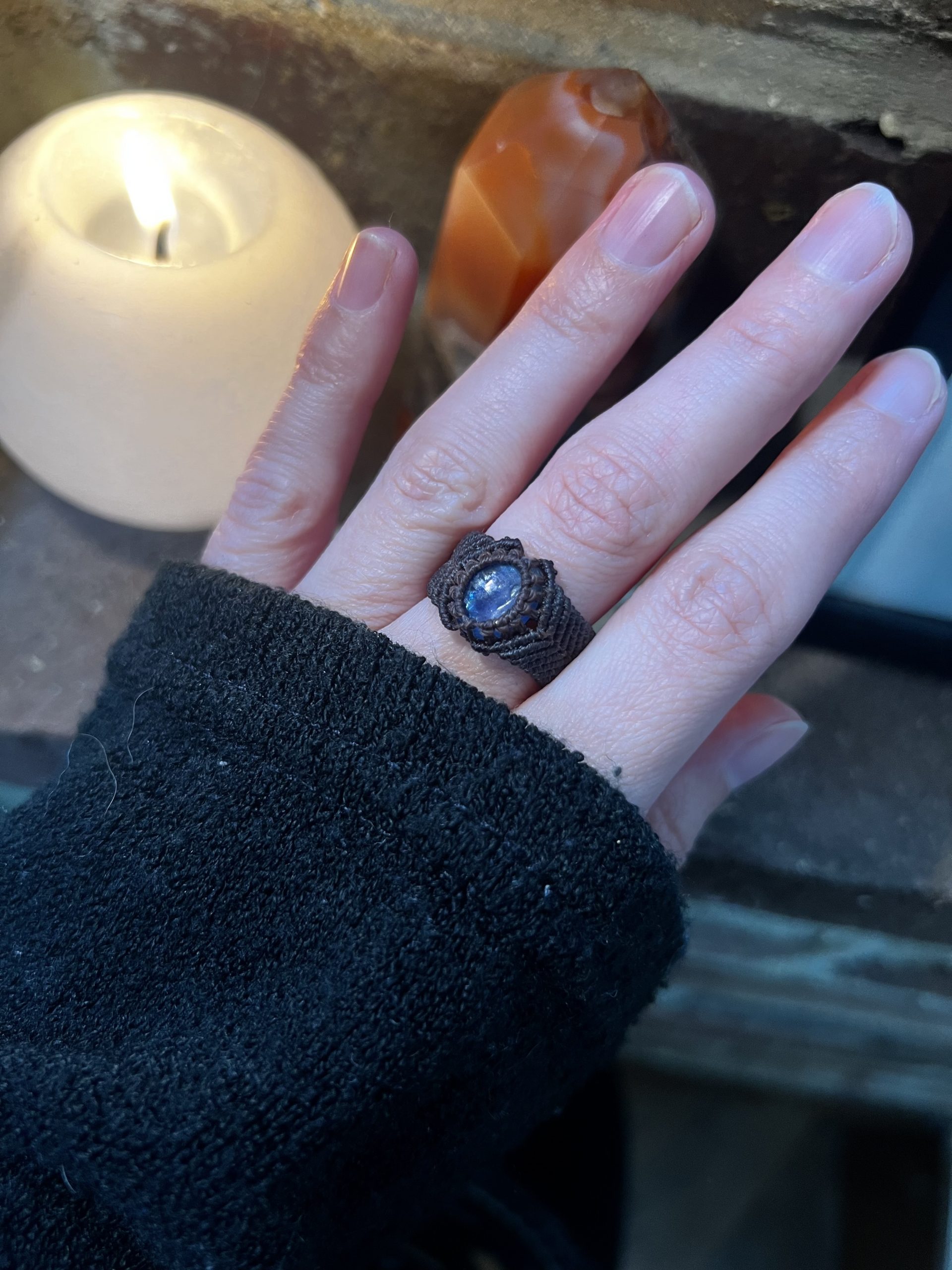 Missy — Bague en cyanite tissée à la main (0,35 mm) — Pièce unique