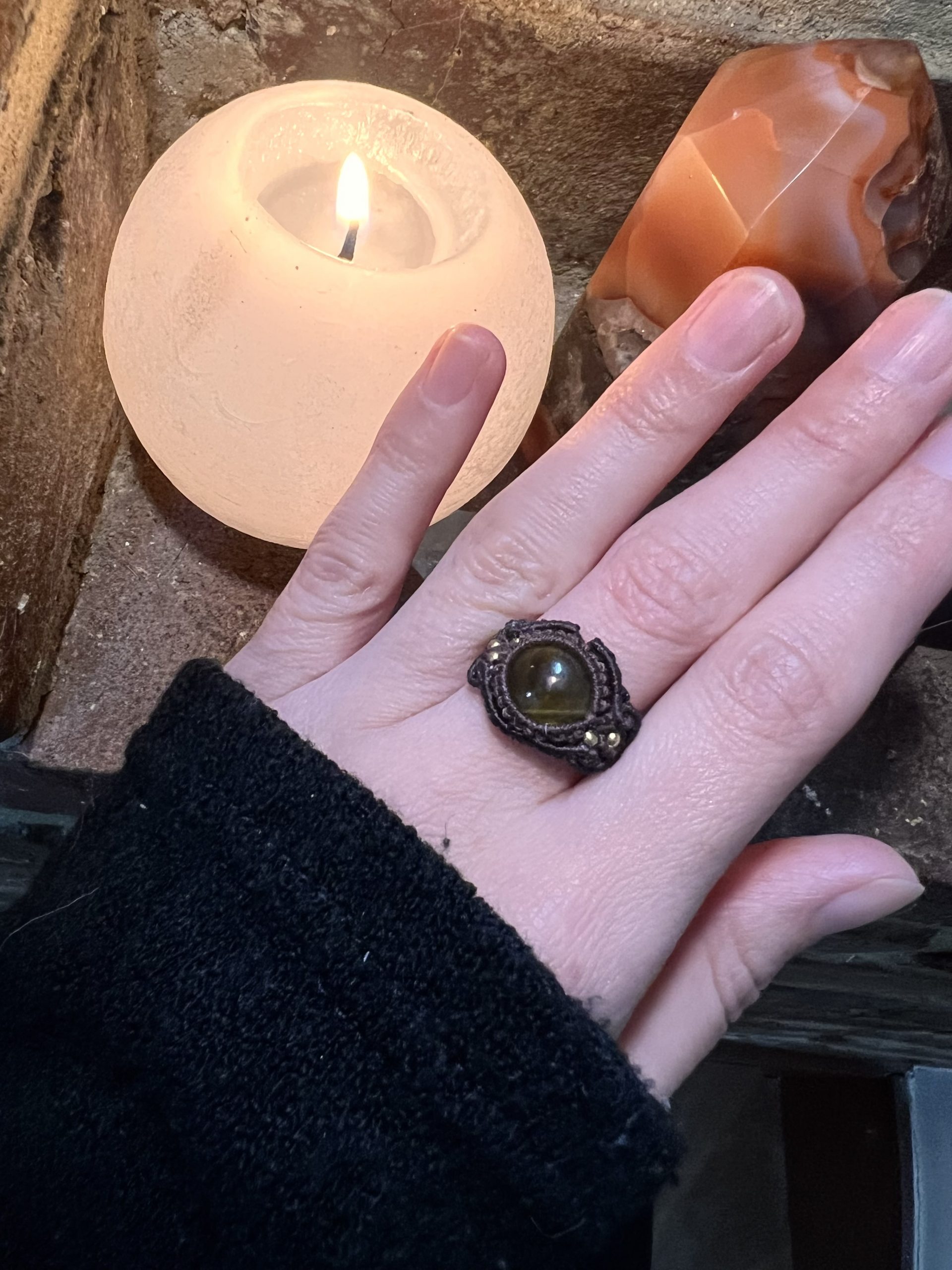 Bague Goutelia sur mesure – Pierre naturelle au choix – Micro-macramé